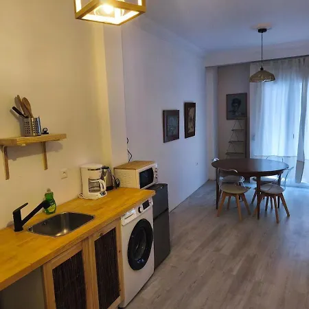 Luxury By The White Tower Apartment *