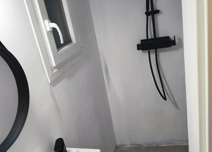 Luxury By The White Tower *